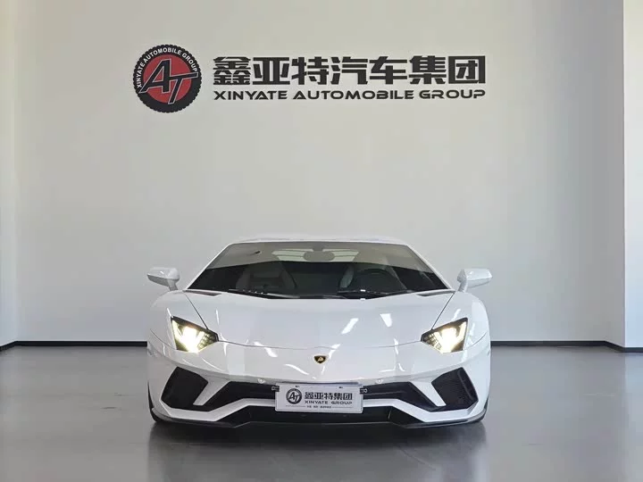 Lamborghini Aventador