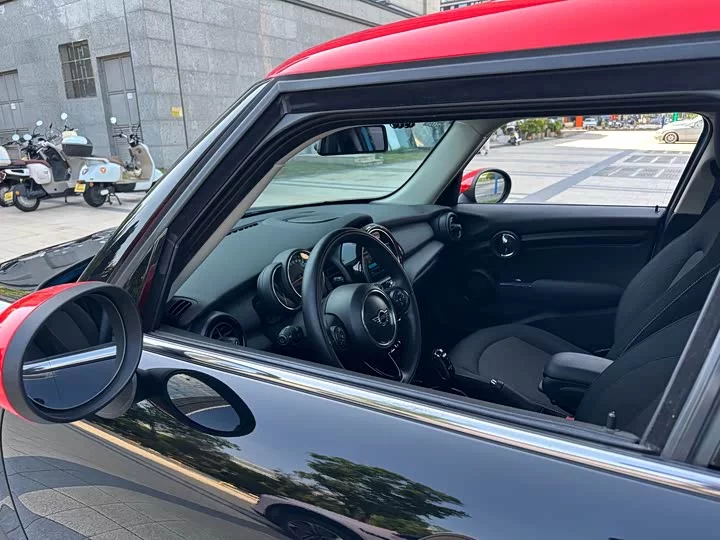 MINI 