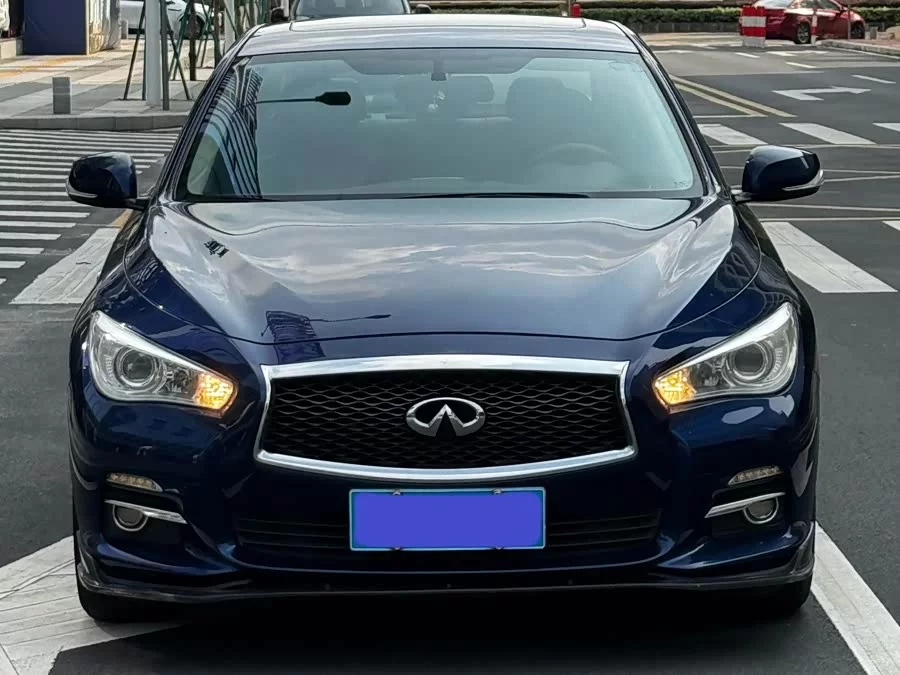 Infiniti Q50L