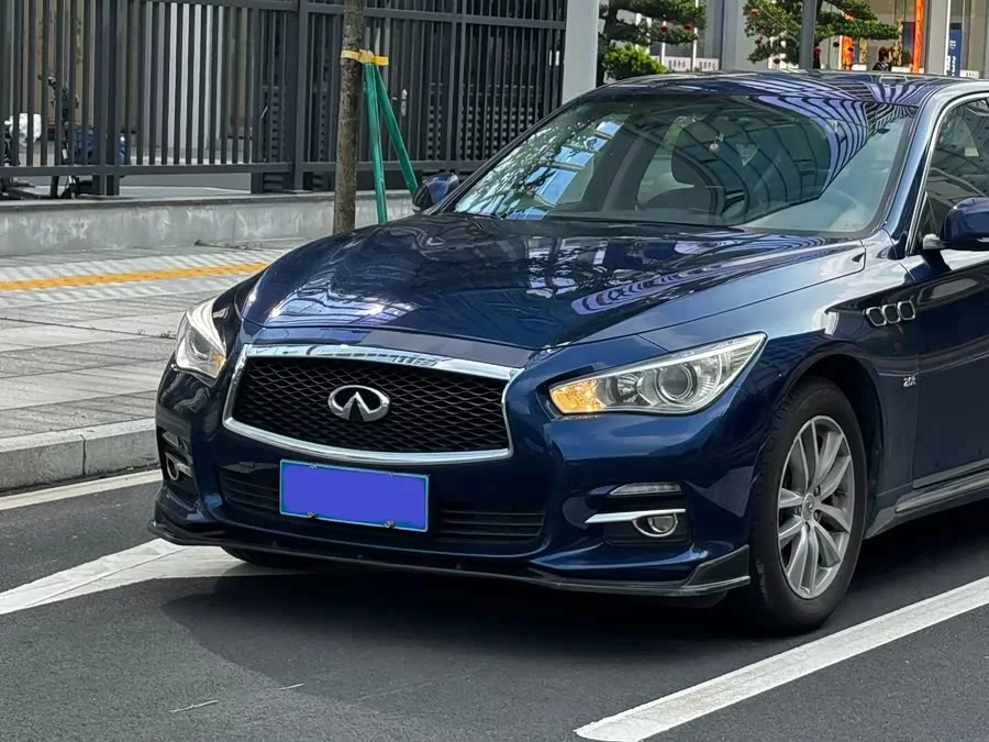 Infiniti Q50L