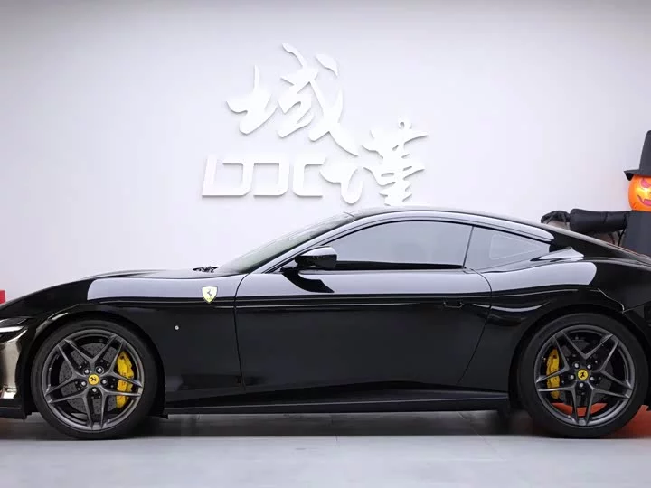 ferrari Roma