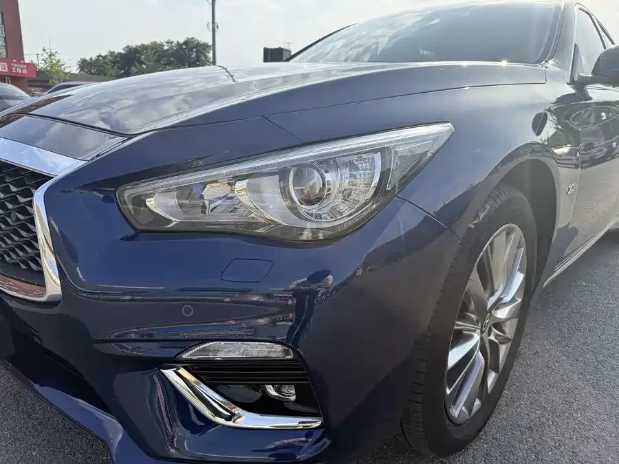 Infiniti Q50L