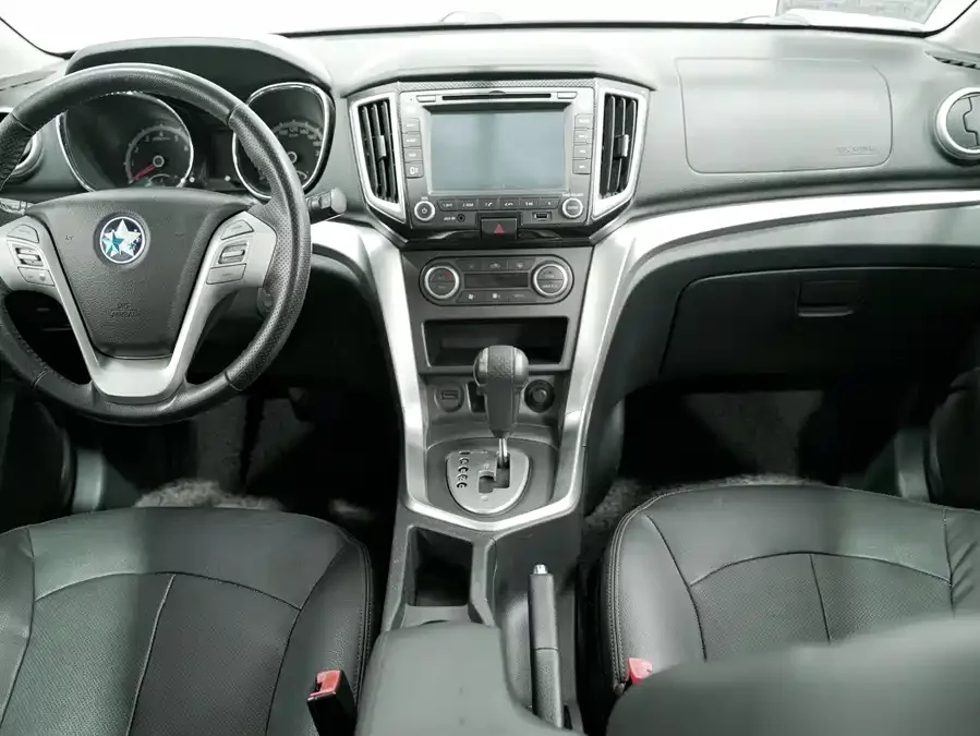 Venucia T70