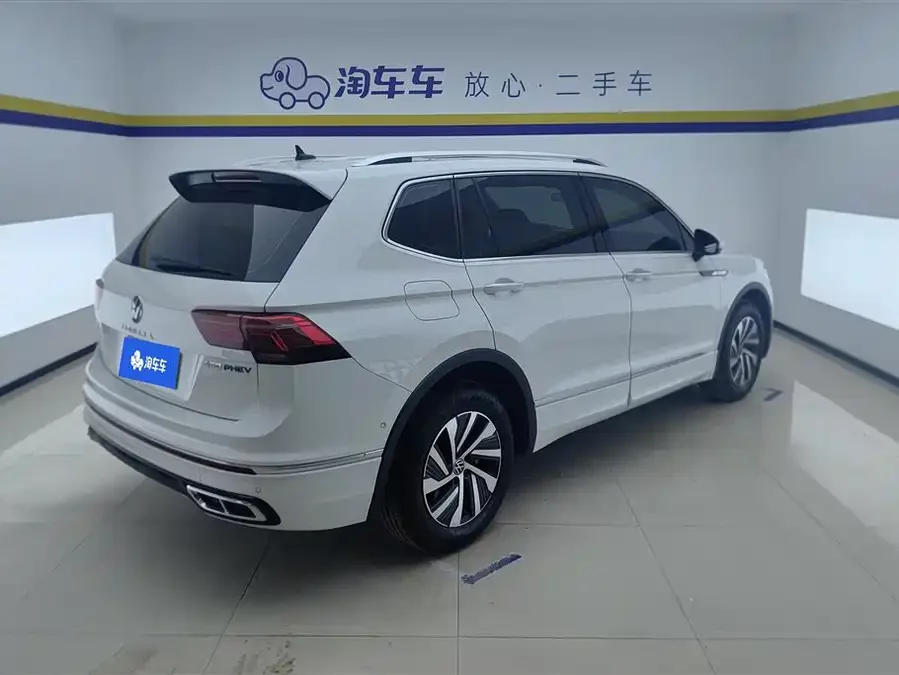 Volkswagen Tiguan L plug-in hybrid