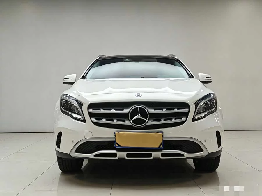 Mercedes Benz GLA