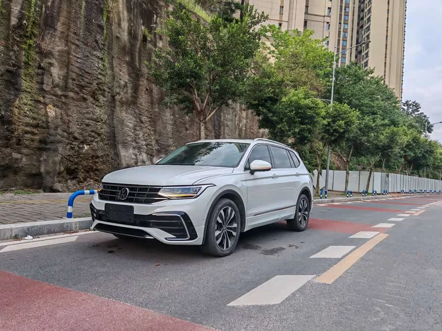 Volkswagen Tiguan L