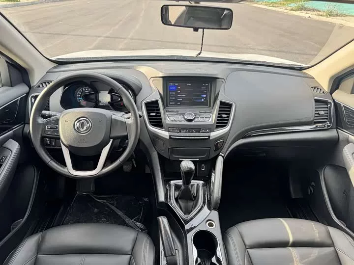 Dongfeng AX7