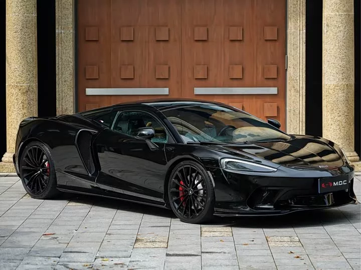 McLaren GT