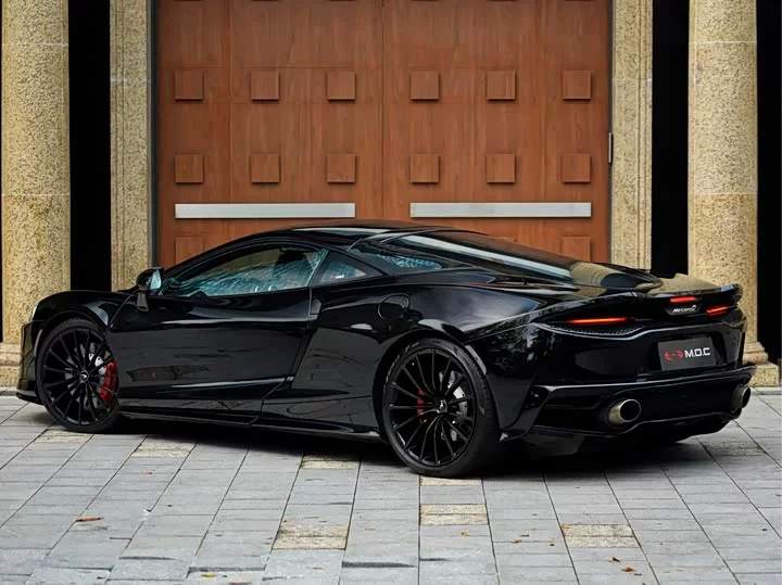 McLaren GT