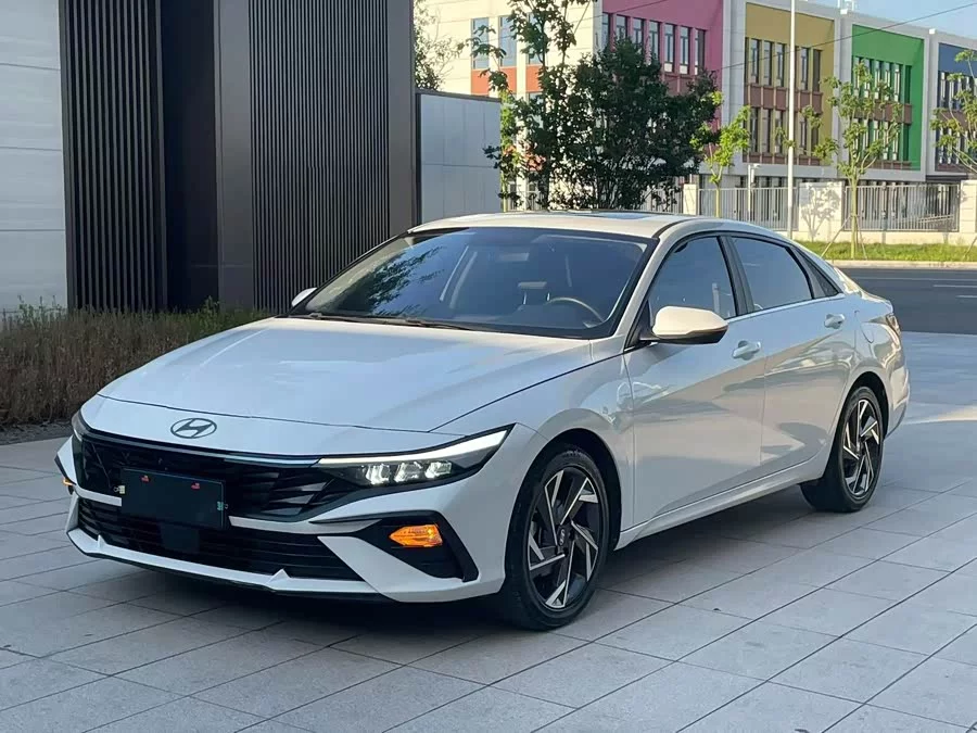 Hyundai Elantra