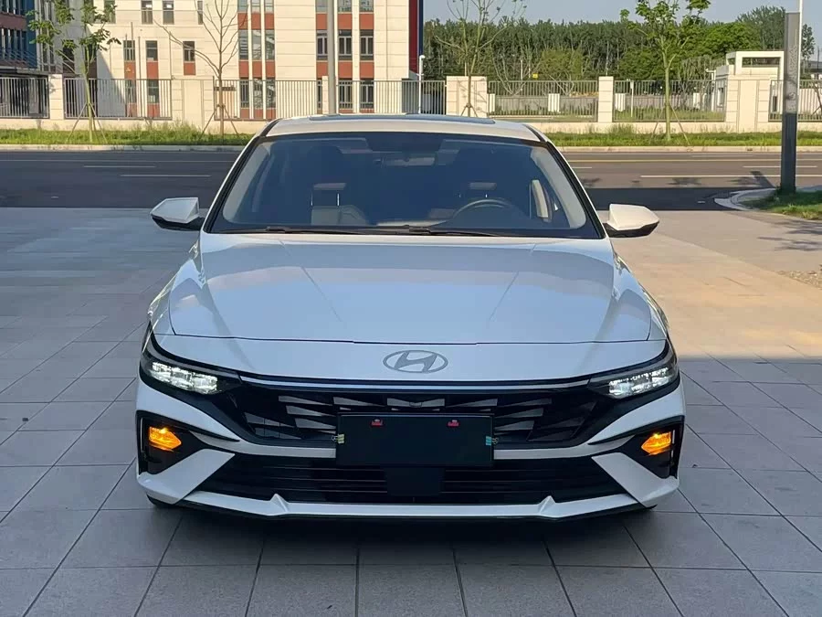 Hyundai Elantra