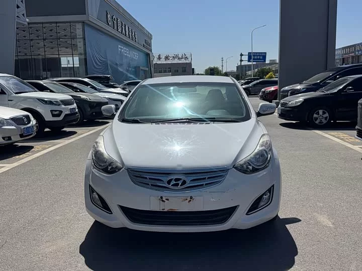 Hyundai Elantra