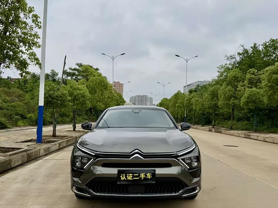 Citroën Versailles C5 X