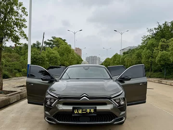 Citroën Versailles C5 X