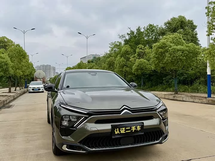 Citroën Versailles C5 X