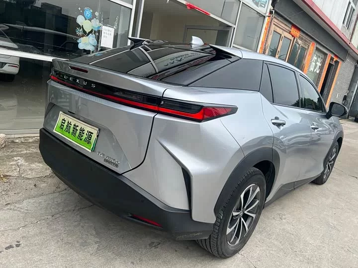 Lexus RZ
