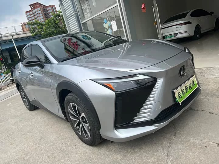 Lexus RZ