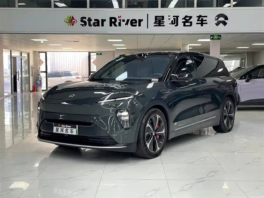 NIO ES8