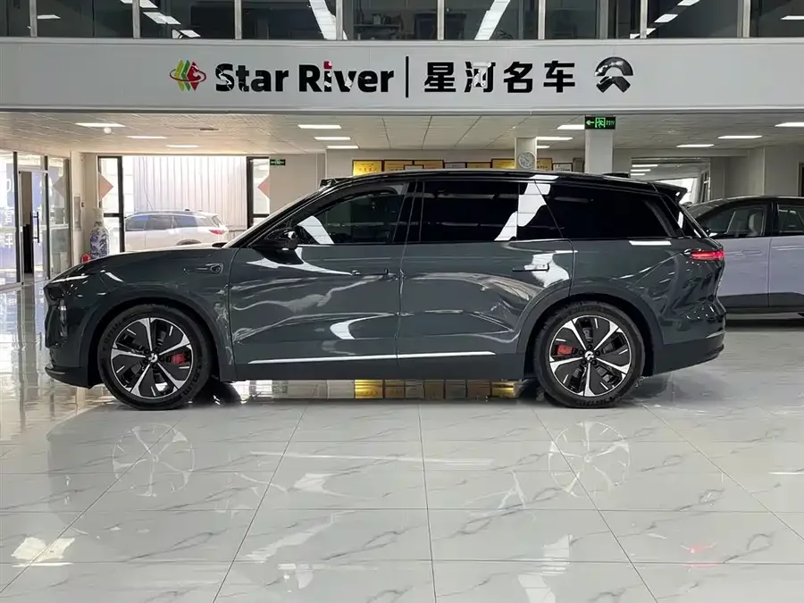 NIO ES8