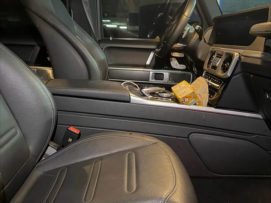 Mercedes Benz G-rated