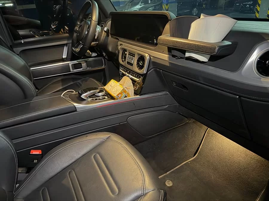 Mercedes Benz G-rated