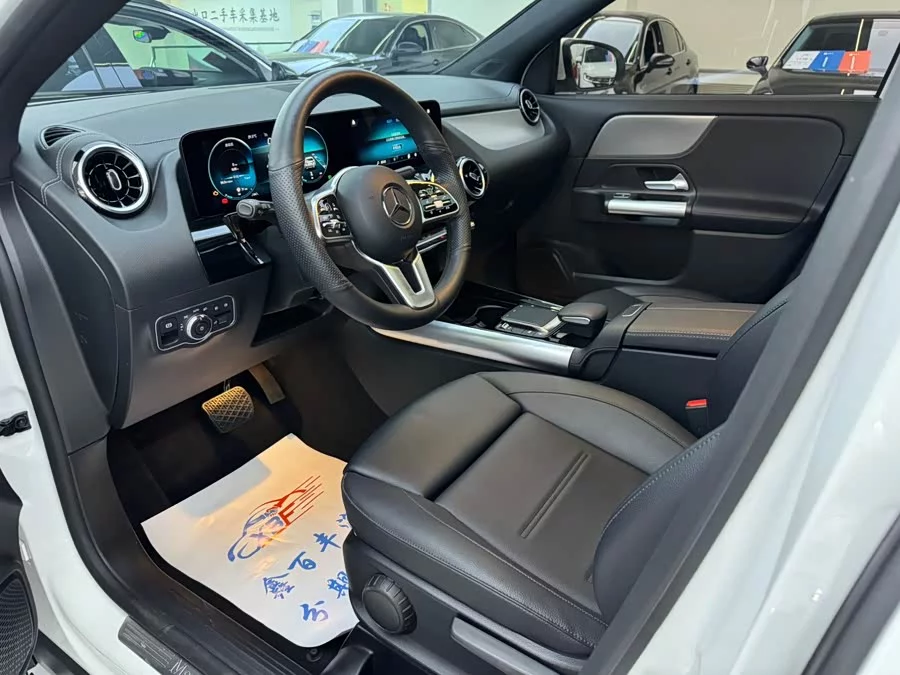 Mercedes Benz GLA