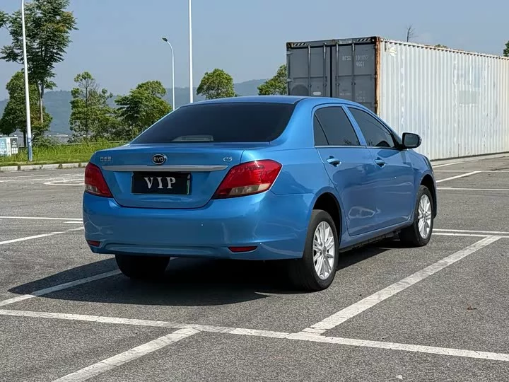 BYD e5