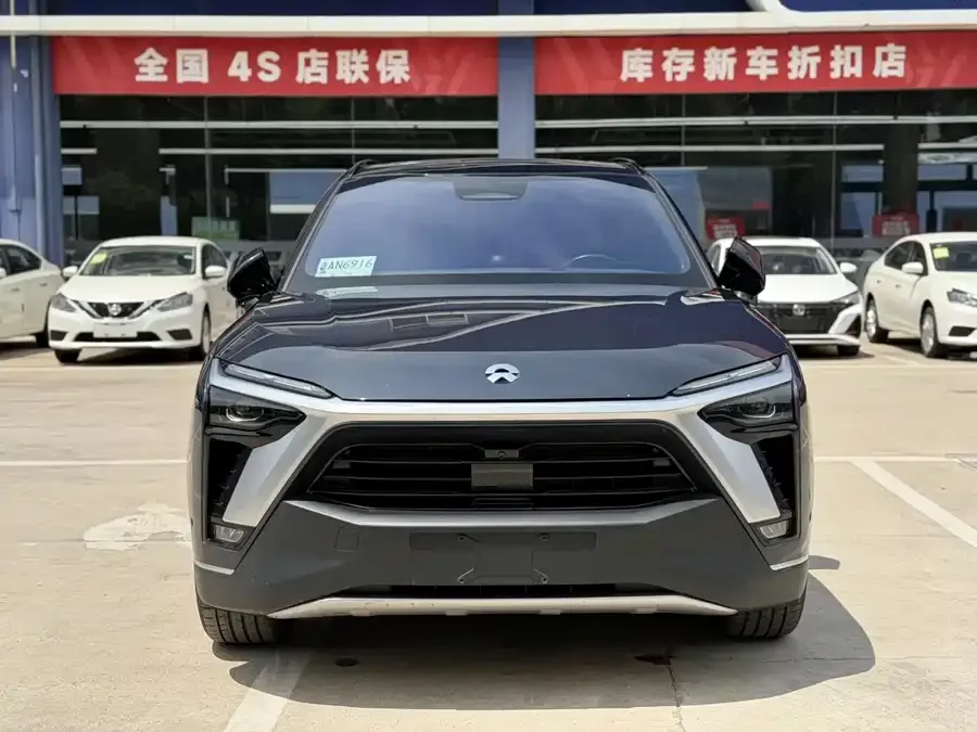 NIO ES8