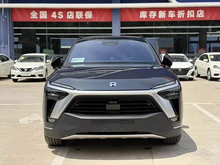 NIO ES8