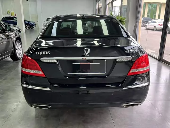 Hyundai Equus