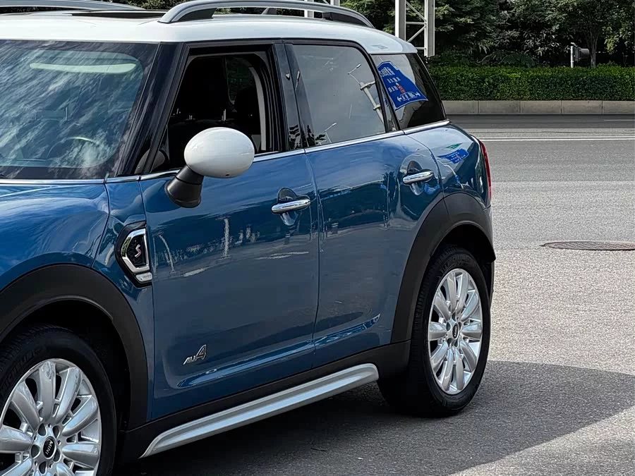 MINI COUNTRYMAN