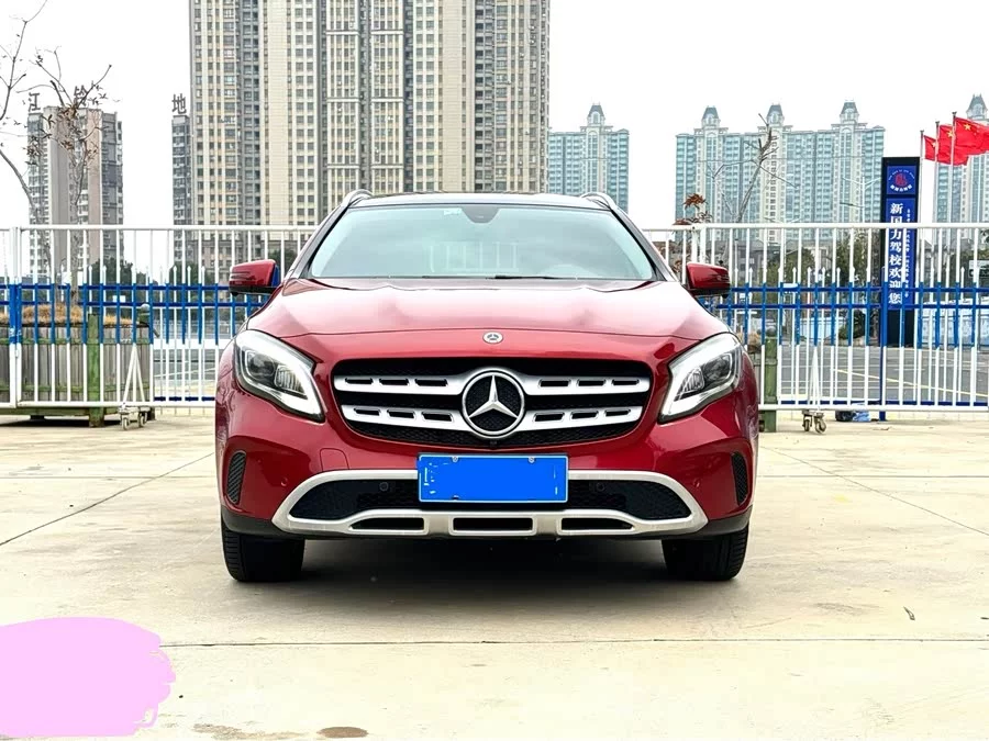 Mercedes Benz GLA