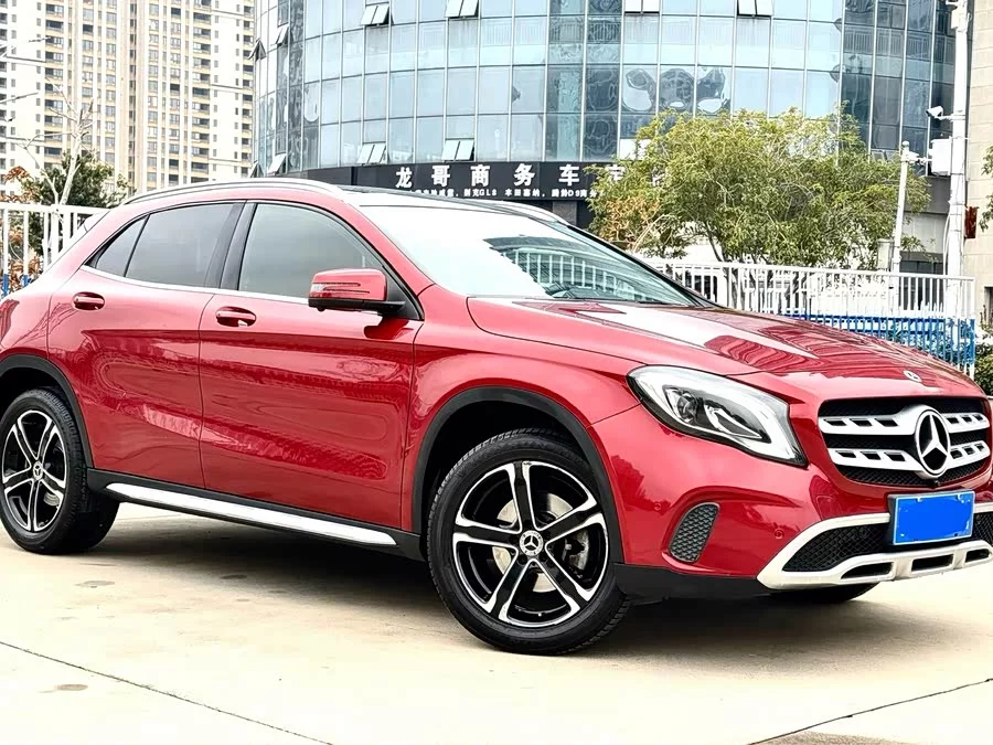Mercedes Benz GLA