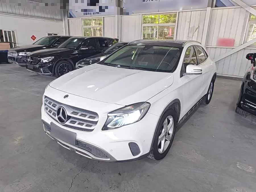 Mercedes Benz GLA