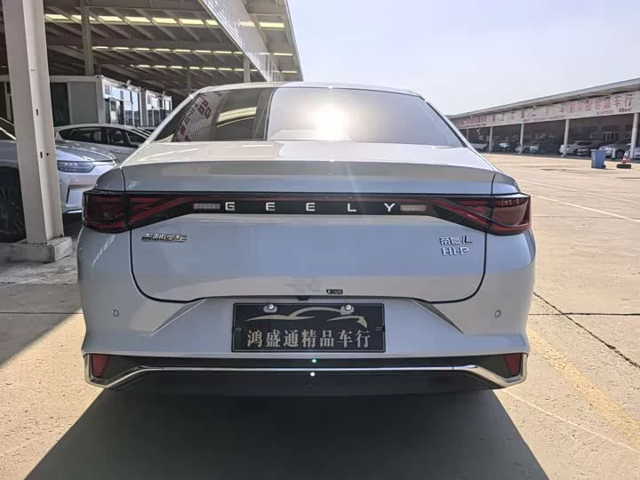 Geely Emgrand L HiP