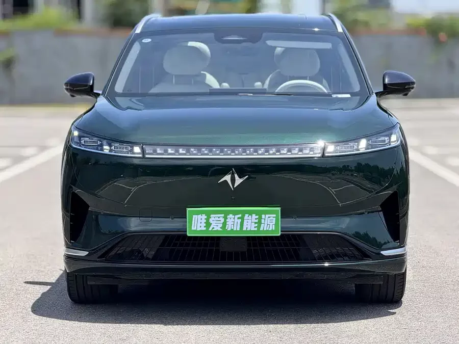 Dongfeng eπ008