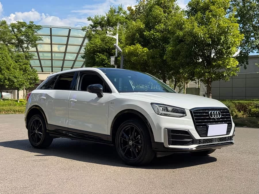Audi Q2L