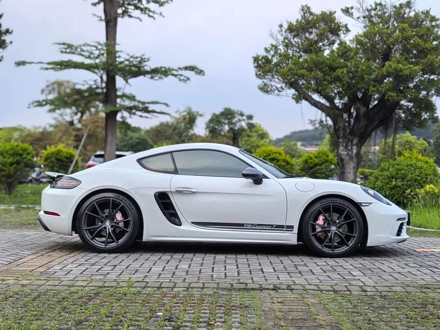 Porsche 718