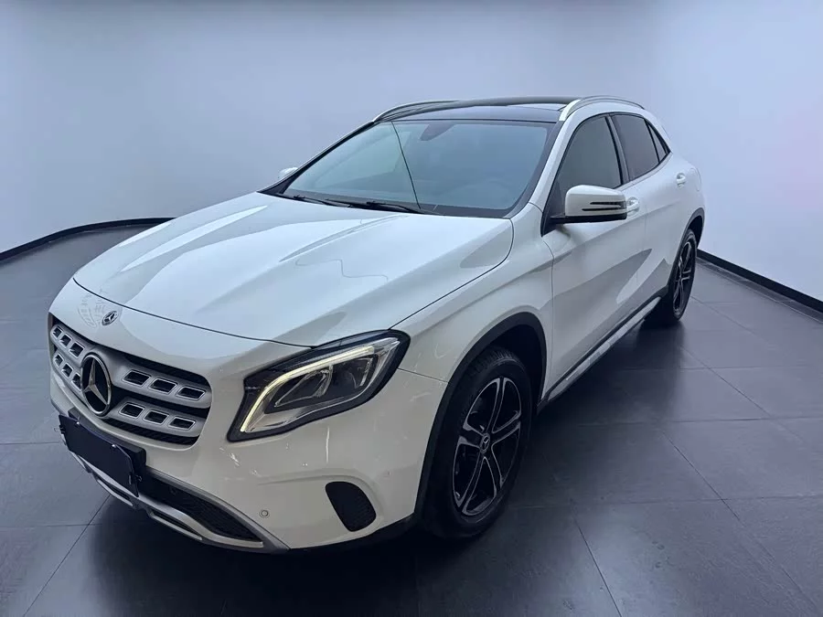 Mercedes Benz GLA