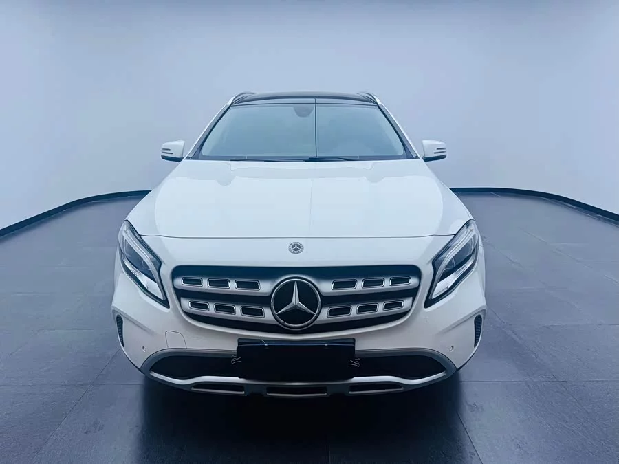 Mercedes Benz GLA