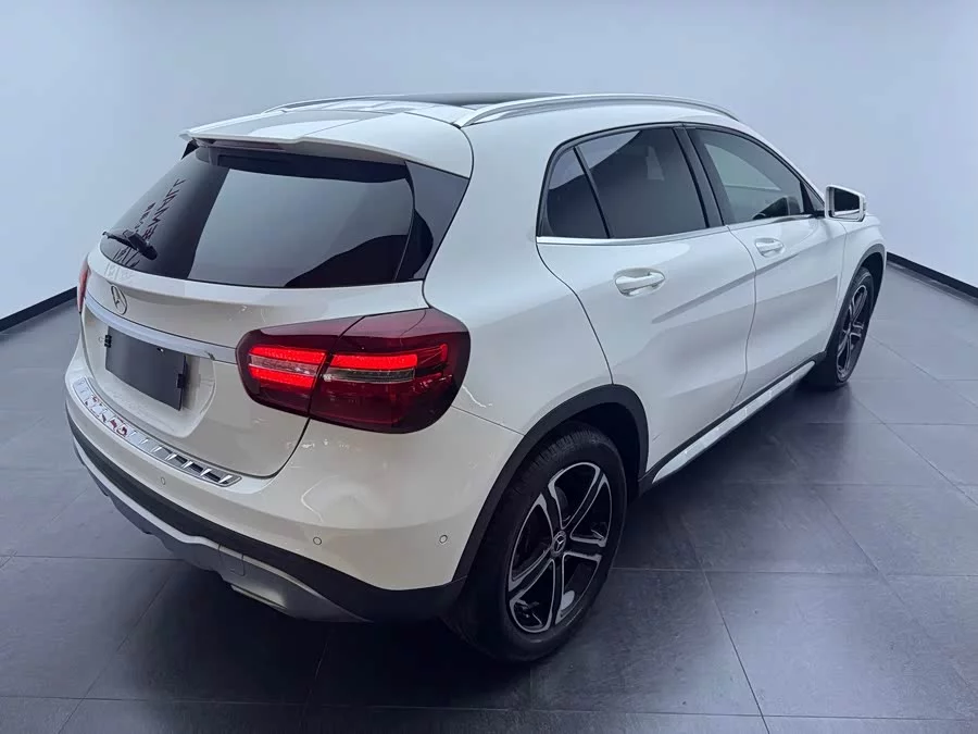 Mercedes Benz GLA