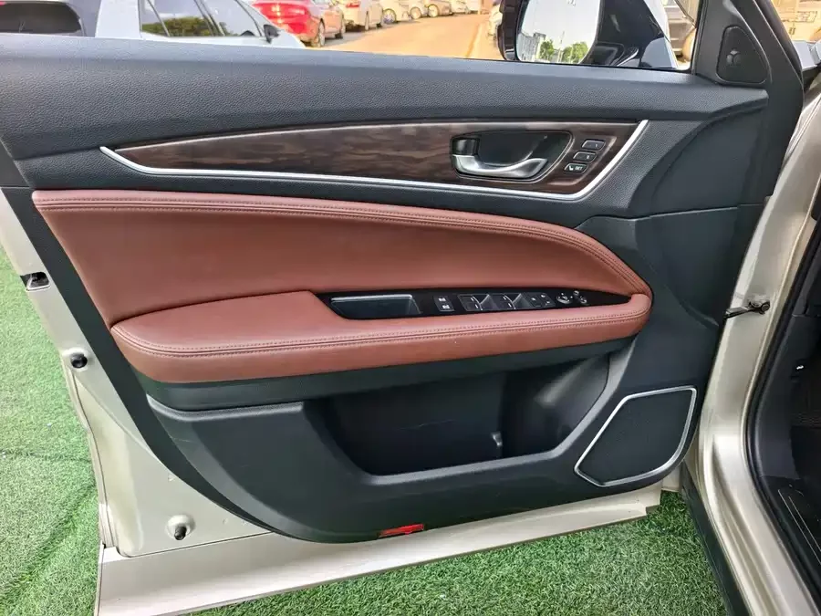 Honda UR-V