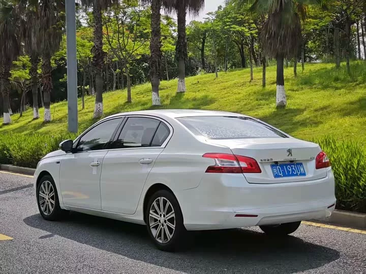 Peugeot 408