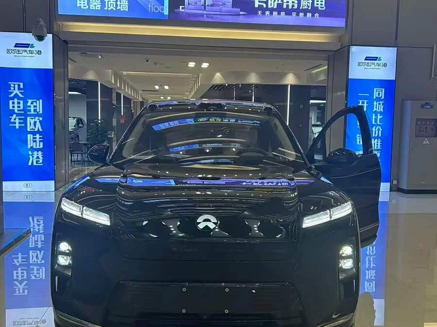 NIO ES8