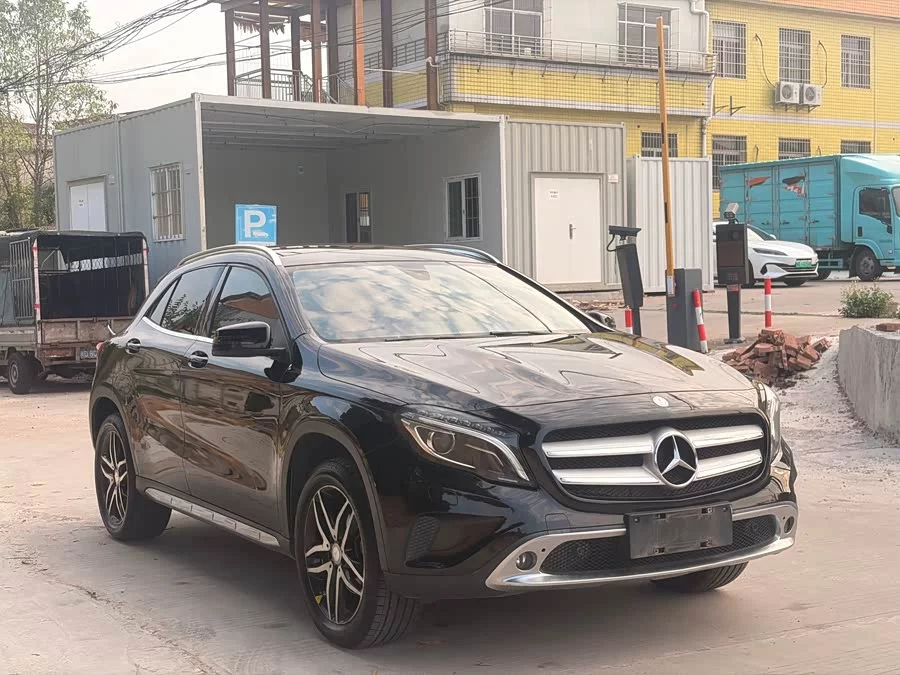 Mercedes Benz GLA
