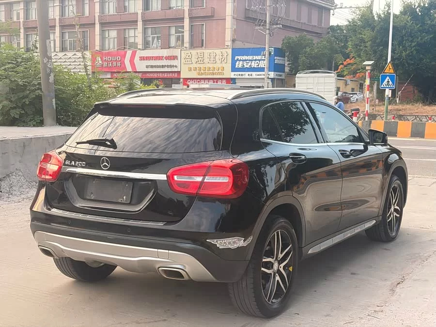 Mercedes Benz GLA