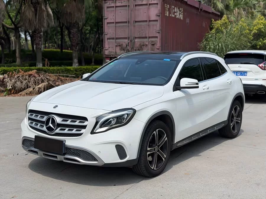Mercedes Benz GLA