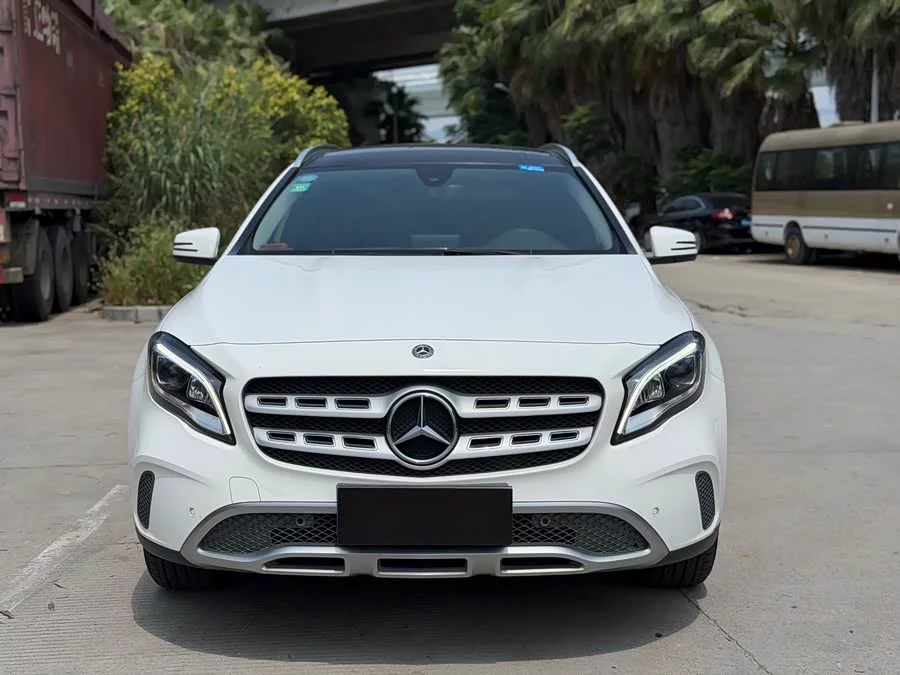 Mercedes Benz GLA