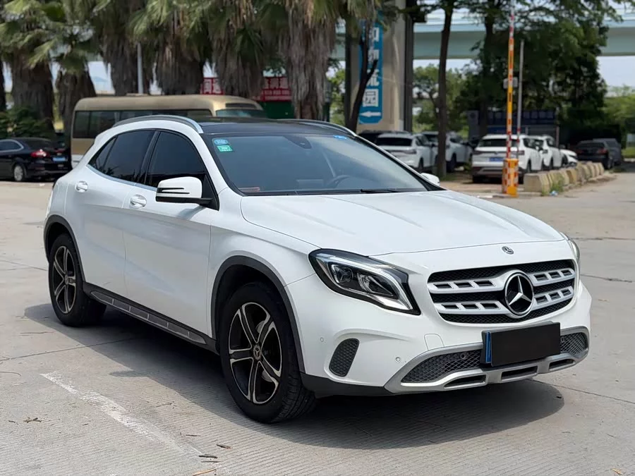Mercedes Benz GLA