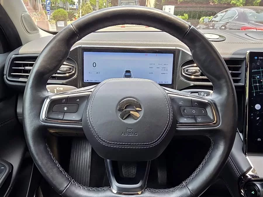 NIO ES6